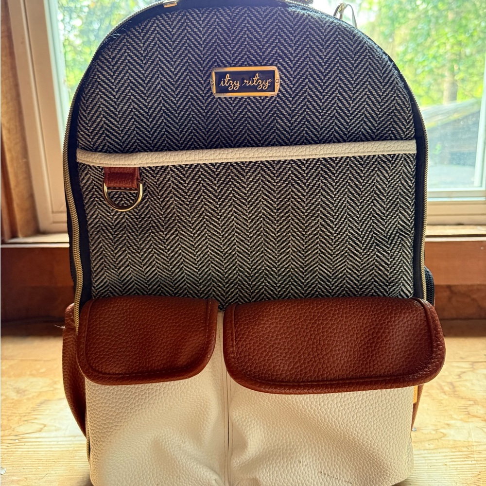 Itzy Ritzy Black and Brown Baby Bag with Modern Design